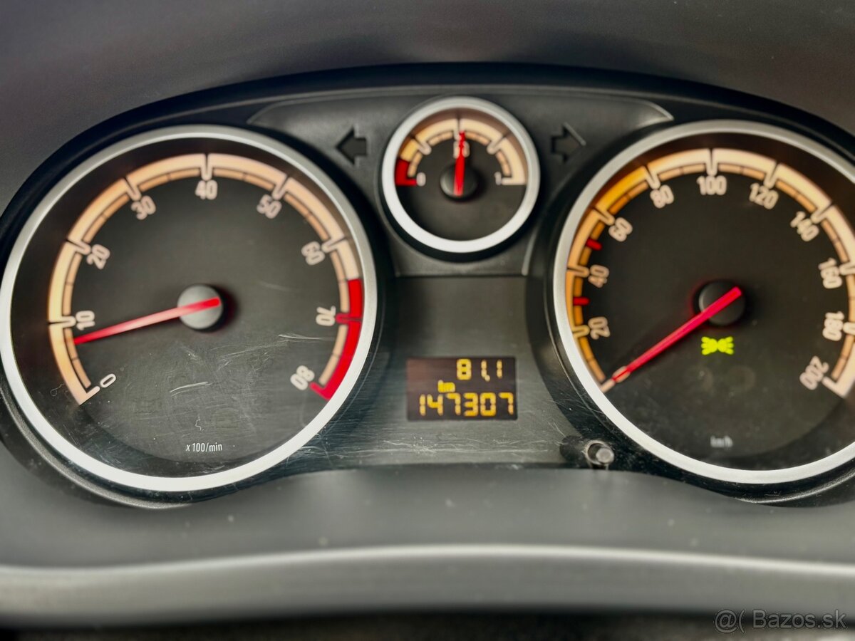 Opel Corsa 1.4 Benzín 2009 - 7