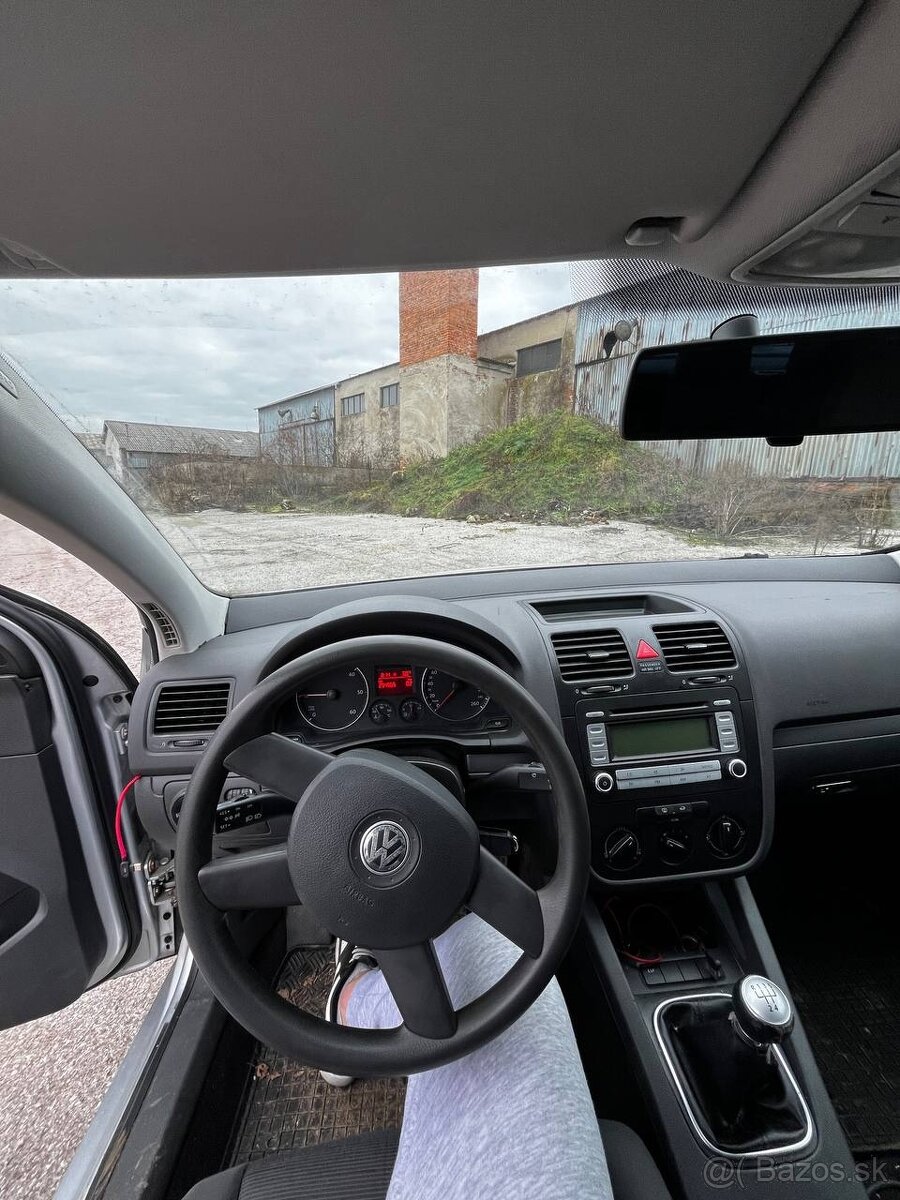 Rozpredam na náhradné diely Volkswagen Golf 5 2.0SDI 55kw - 7