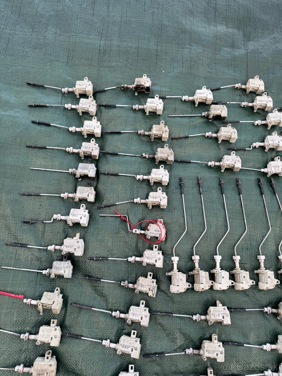 Motorčeky na ovládanie zámku nádrže - 7