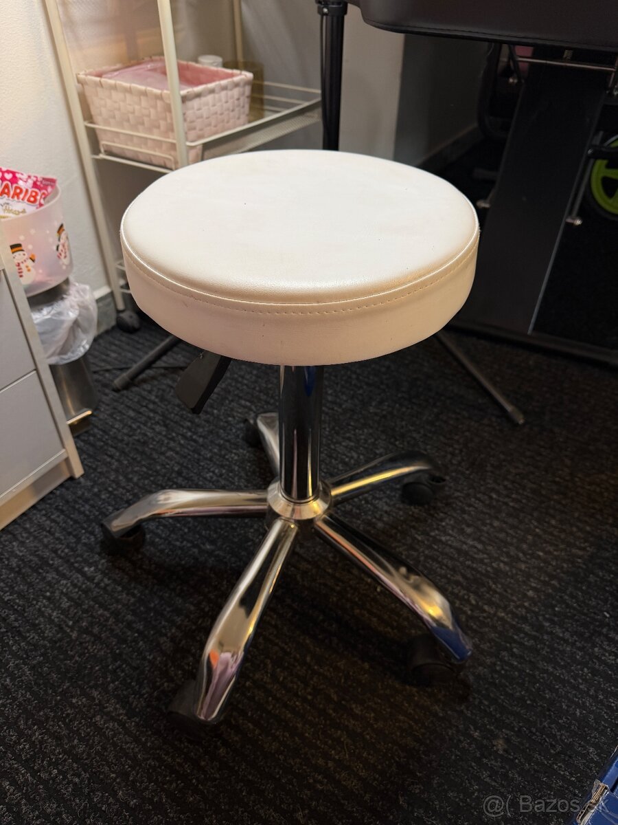 Vybavenie do salónu - 7