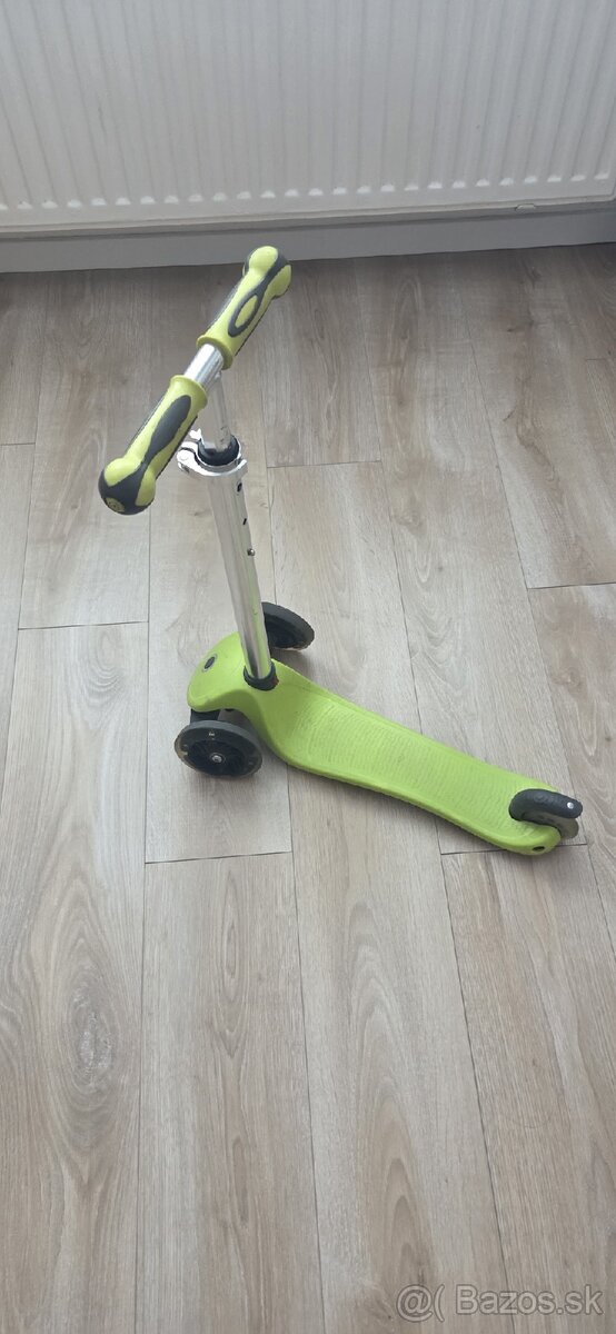 Kolobežka Globber Evo 4v1 Plus Neon Pink
- 7