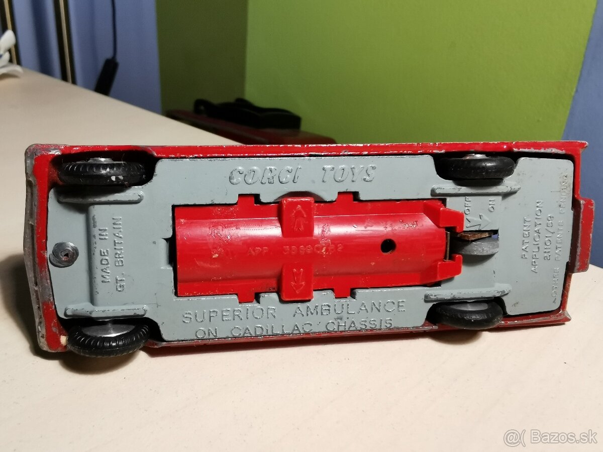 Corgi toys Ambulancia 2 - 7
