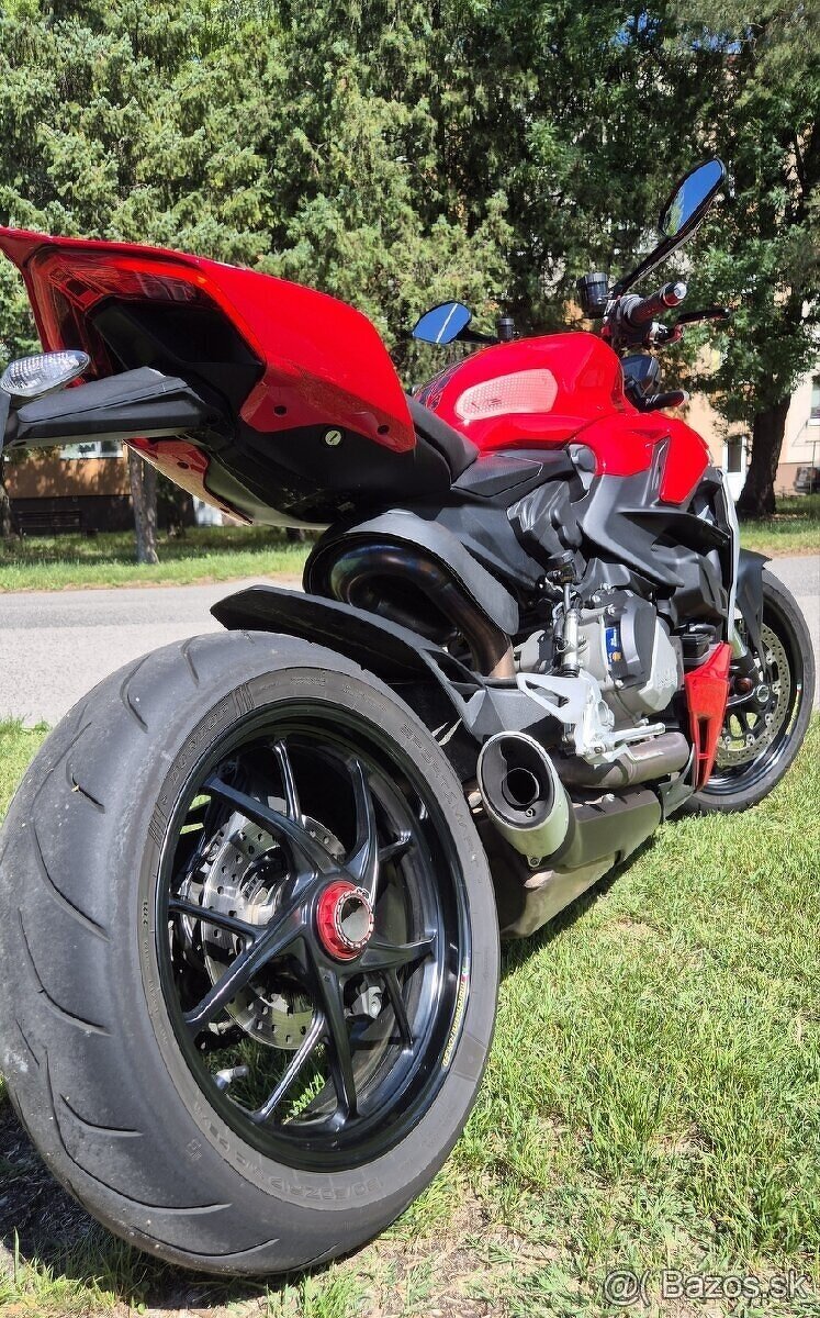 DUCATI STREETFIGHTER V2 - 7