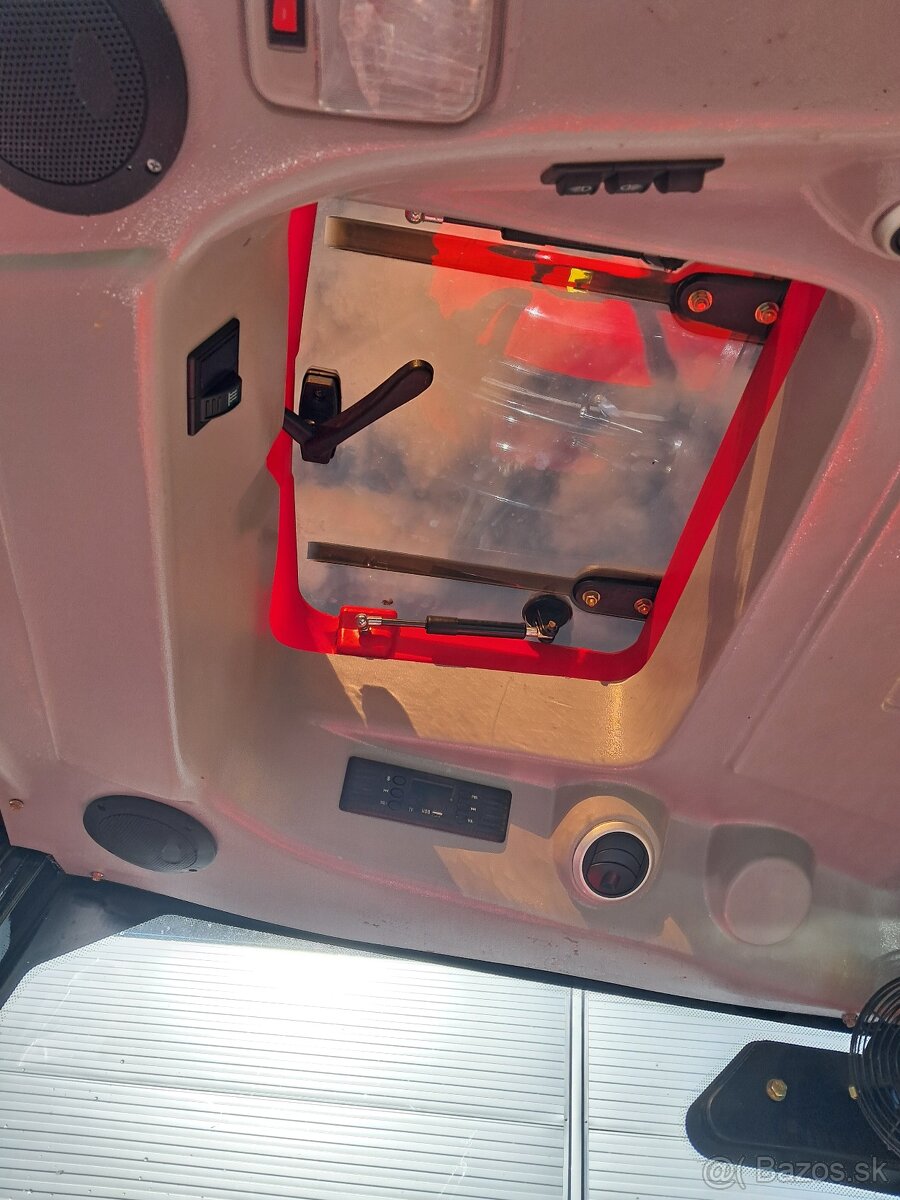 Traktor MACAO U 400 - 7