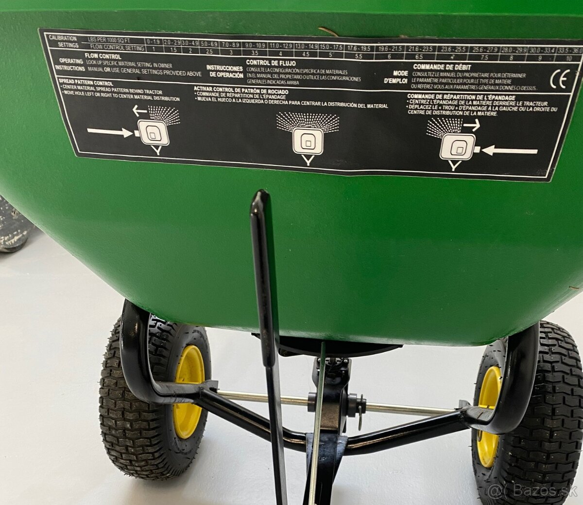Rozmetadlo hnojiva JOHN DEER - 7