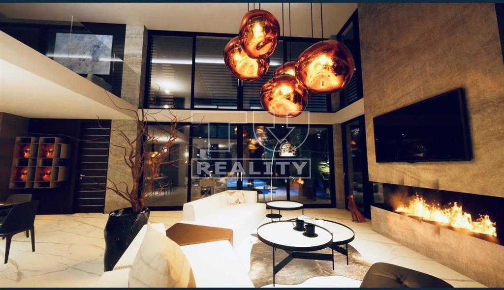 Rezervovaný
Dizajnová vila s bazénom ktorá zaujme na... - 7