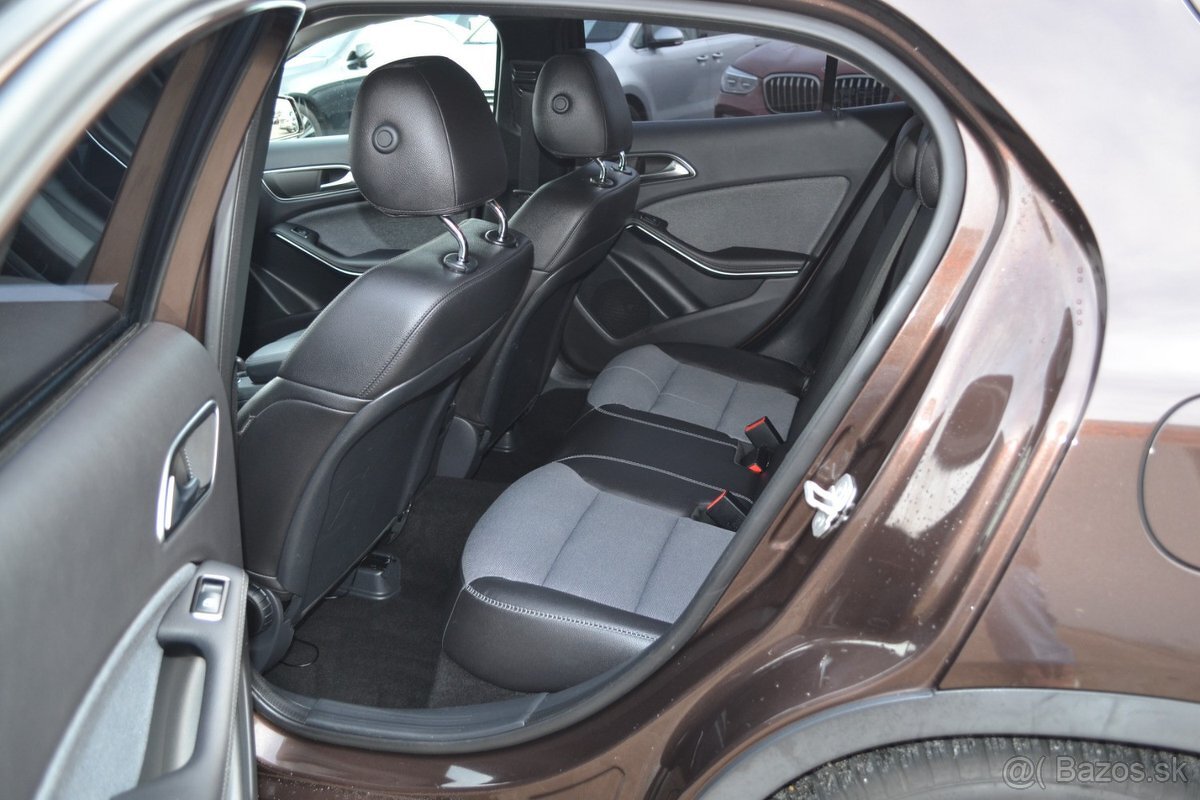 Mercedes-Benz GLA 180d A/T AMG Line - 7