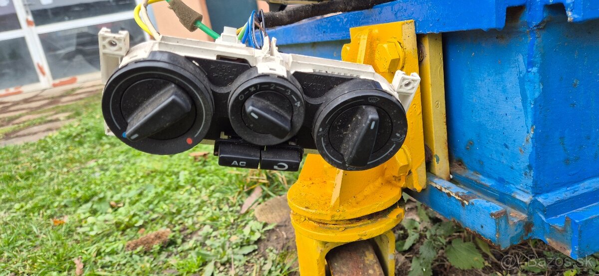 Predam na škodu octavia 1 viac dielov - - 7