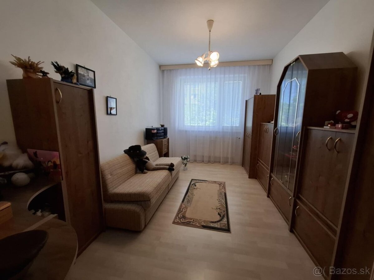 NA PREDAJ - 3 izb. byt s garážou, Prievidza - 7