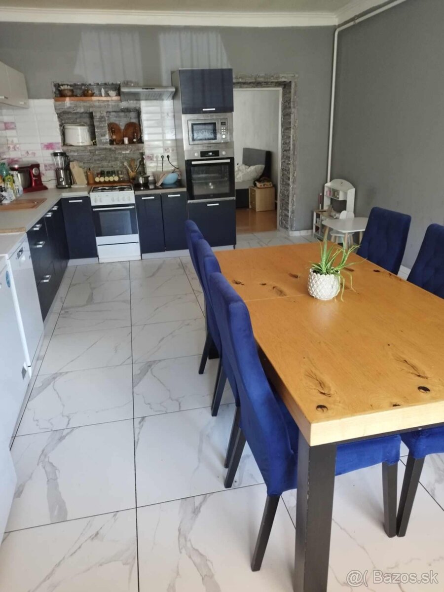 Rodinný dom v pokojnej lokalite v Slavošovciach. - 7