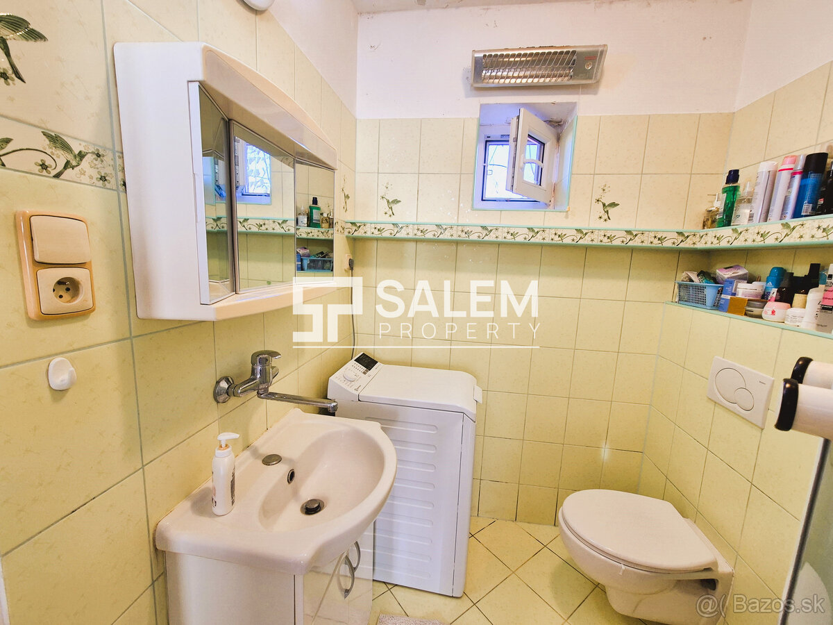 Dvojpodlažný rodinný dom s garážou a výhľadom na Podlavice - 7