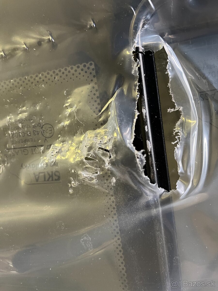 boční sklo iveco daily 2014 levé posuvné sklo vada - 7