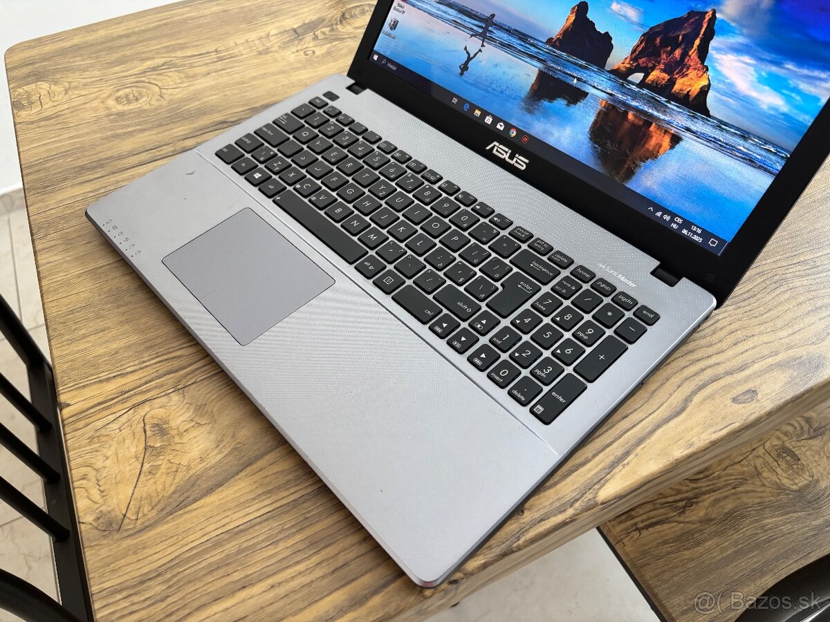 Asus/Notebook/i7/8GB RAM/1TB SSHD/2x Grafická karta 2GB - 7