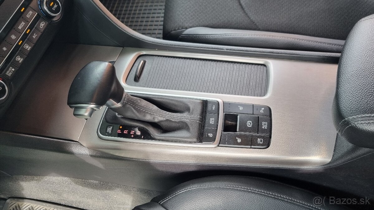 Kia Optima SW 2.0 GDI PHEV, 02/2019, EV dojazd 50 km - 7