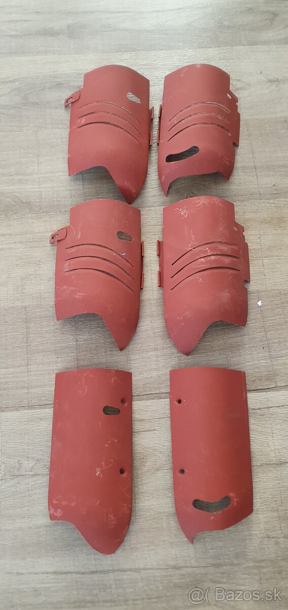 Jawa 50 pionýr 550, 555 prsíčka, dvířka, podsedláky, víčko - 7
