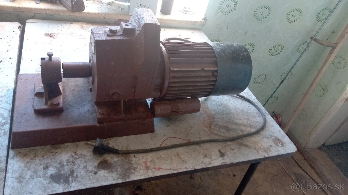 Elektromor z prevodovkov - 7
