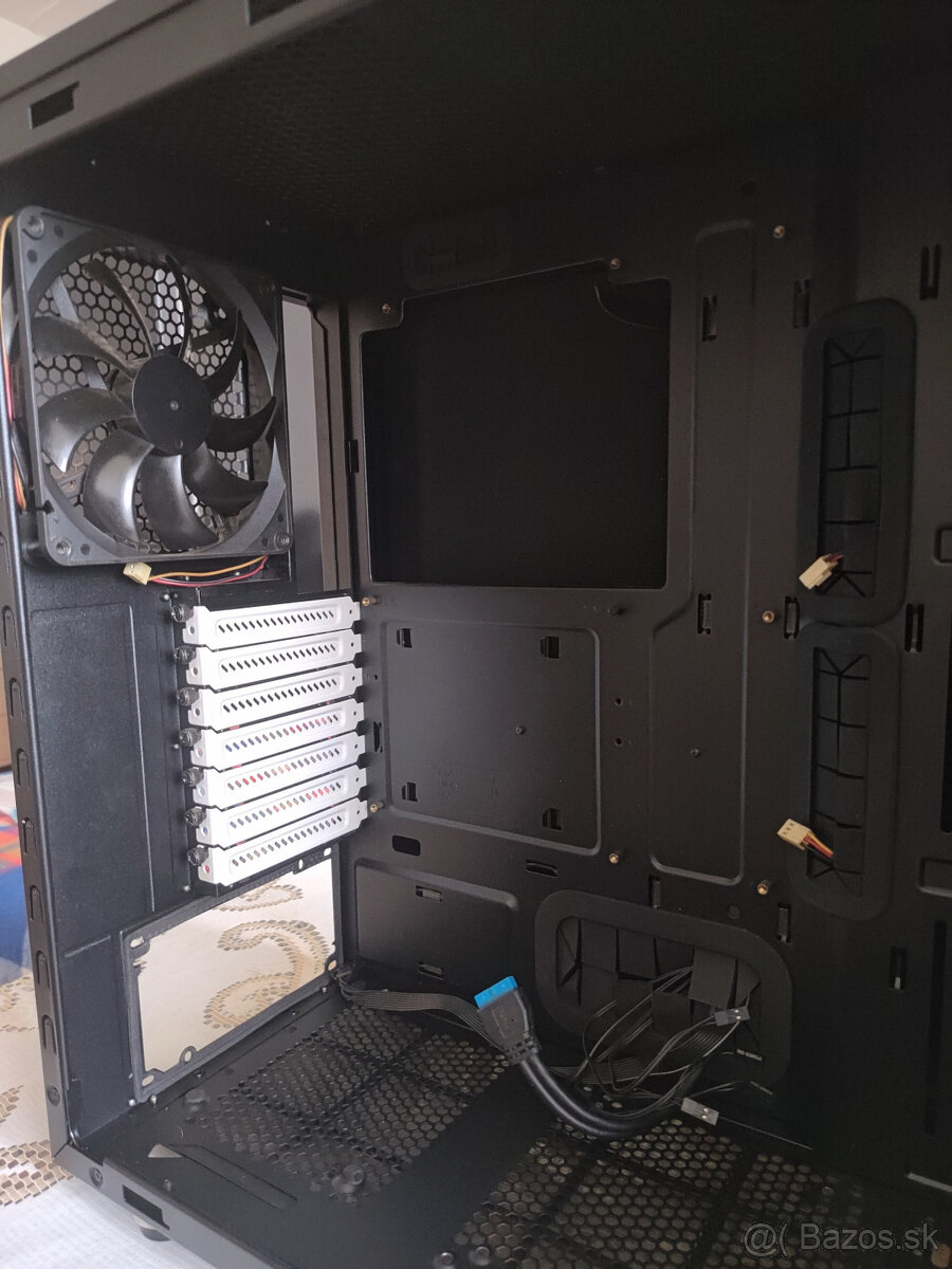 Skrinka Fractal Design Define S Window - 7