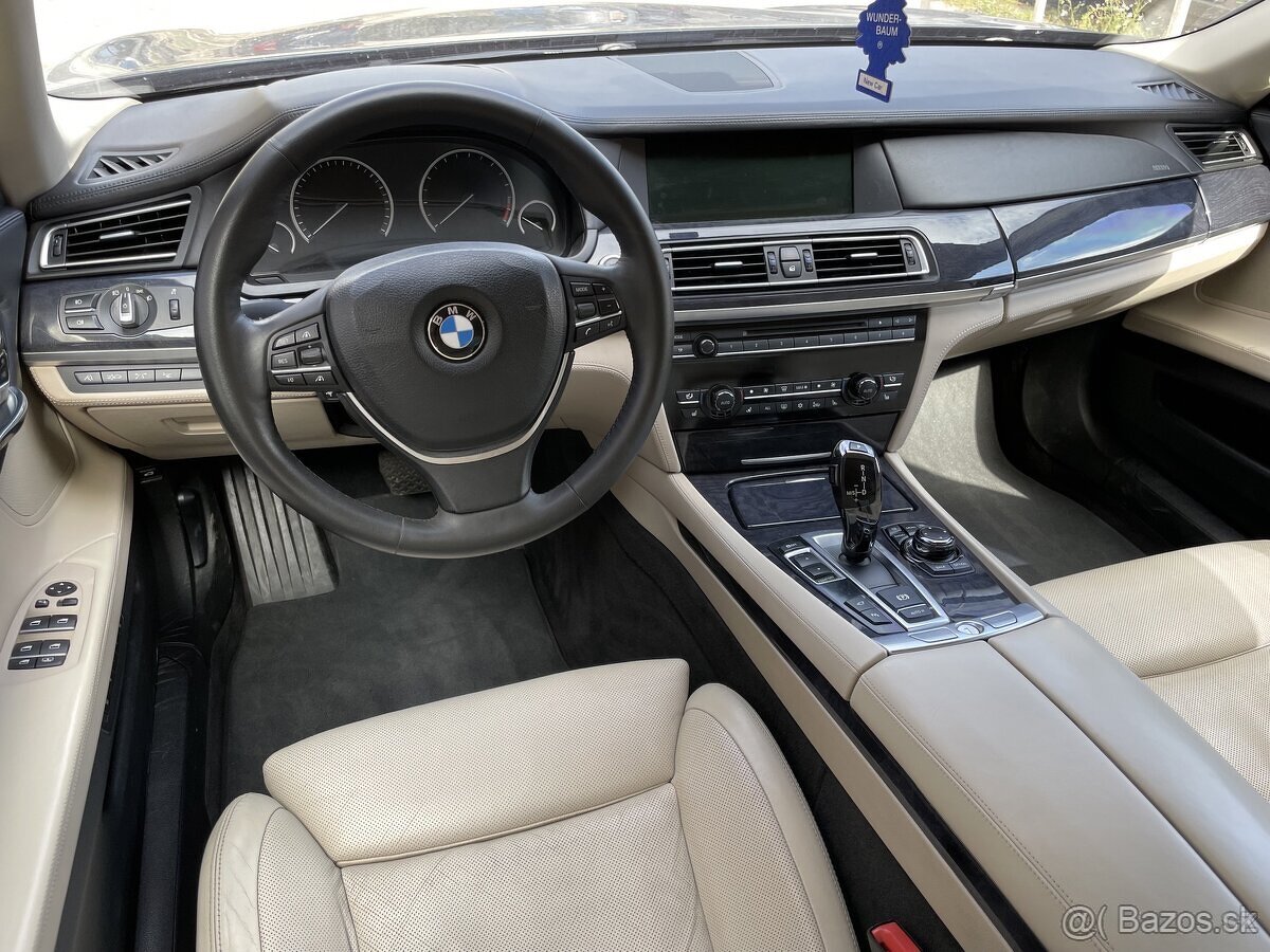 BMW F02 760Li - 7