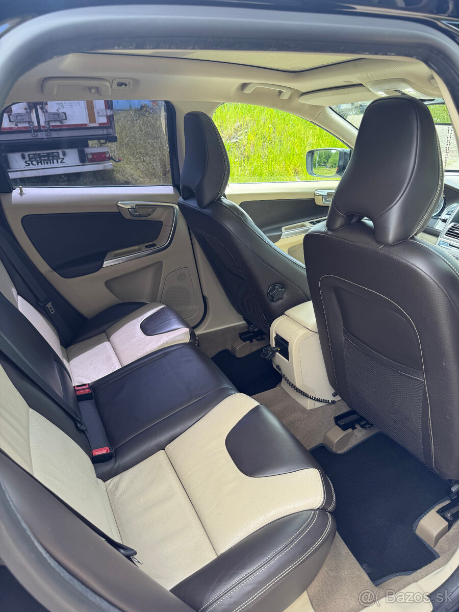 Predám Volvo XC60 2,4 D5 158 kW AWD ( 4x4 ) - 7