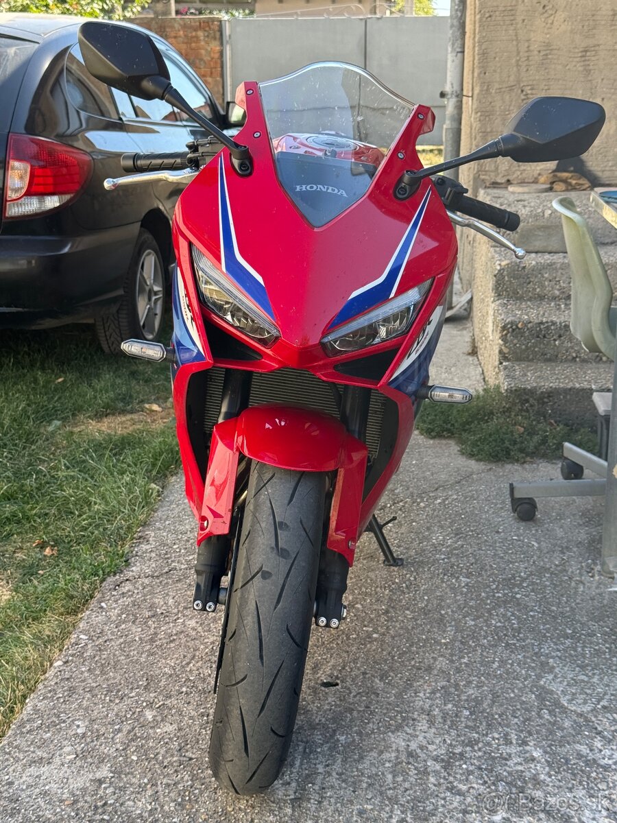 Honda CBR650R - 7