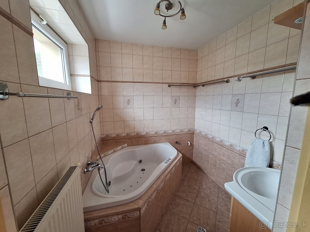 Predáme rodiný dom v Krásne nad Kysucou - 7