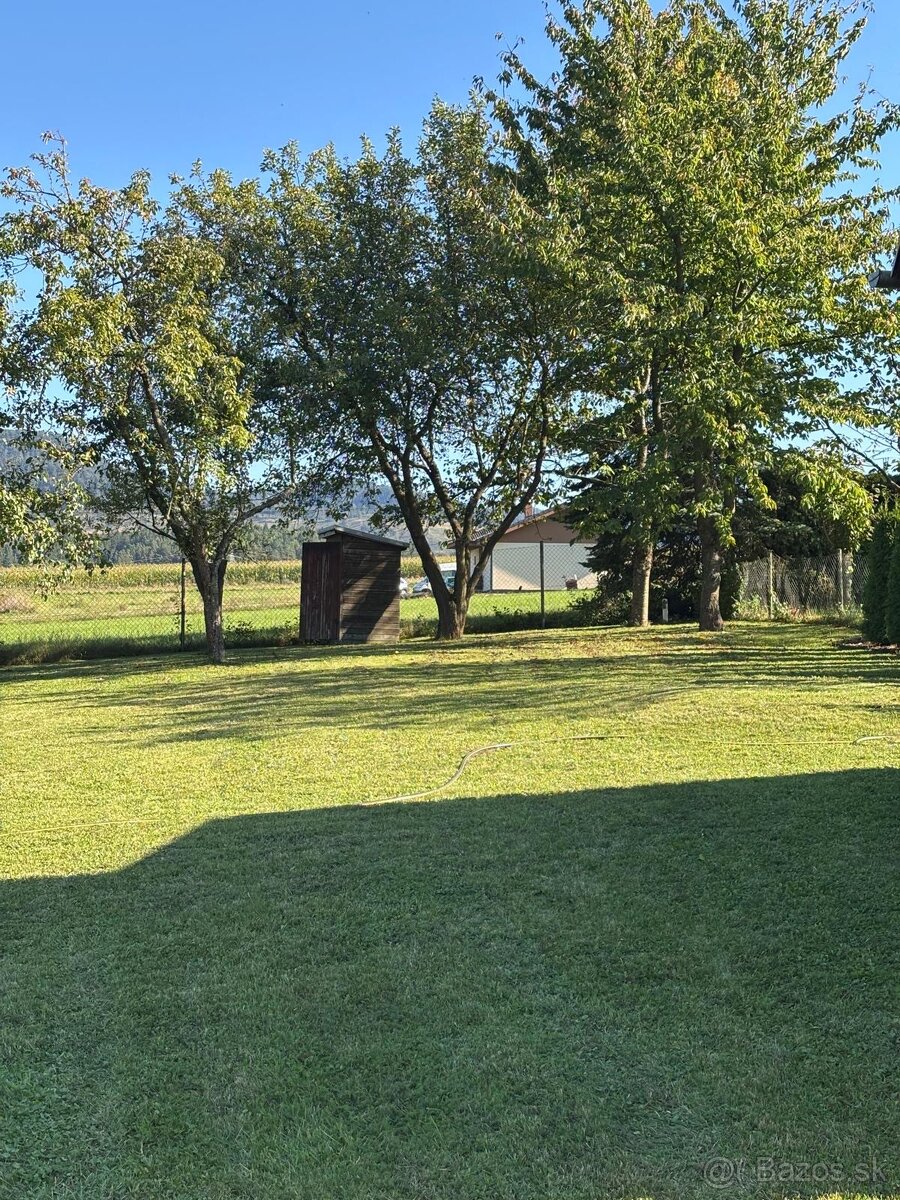 Pozemok s letnou chatkou 1021m2 vhodný na stavbu domu - 7