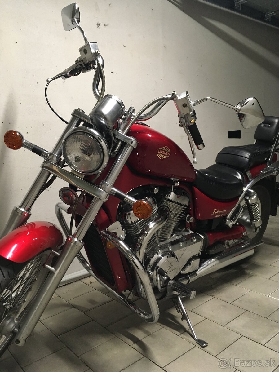 Suzuki Intruder VS 800 GL - 7