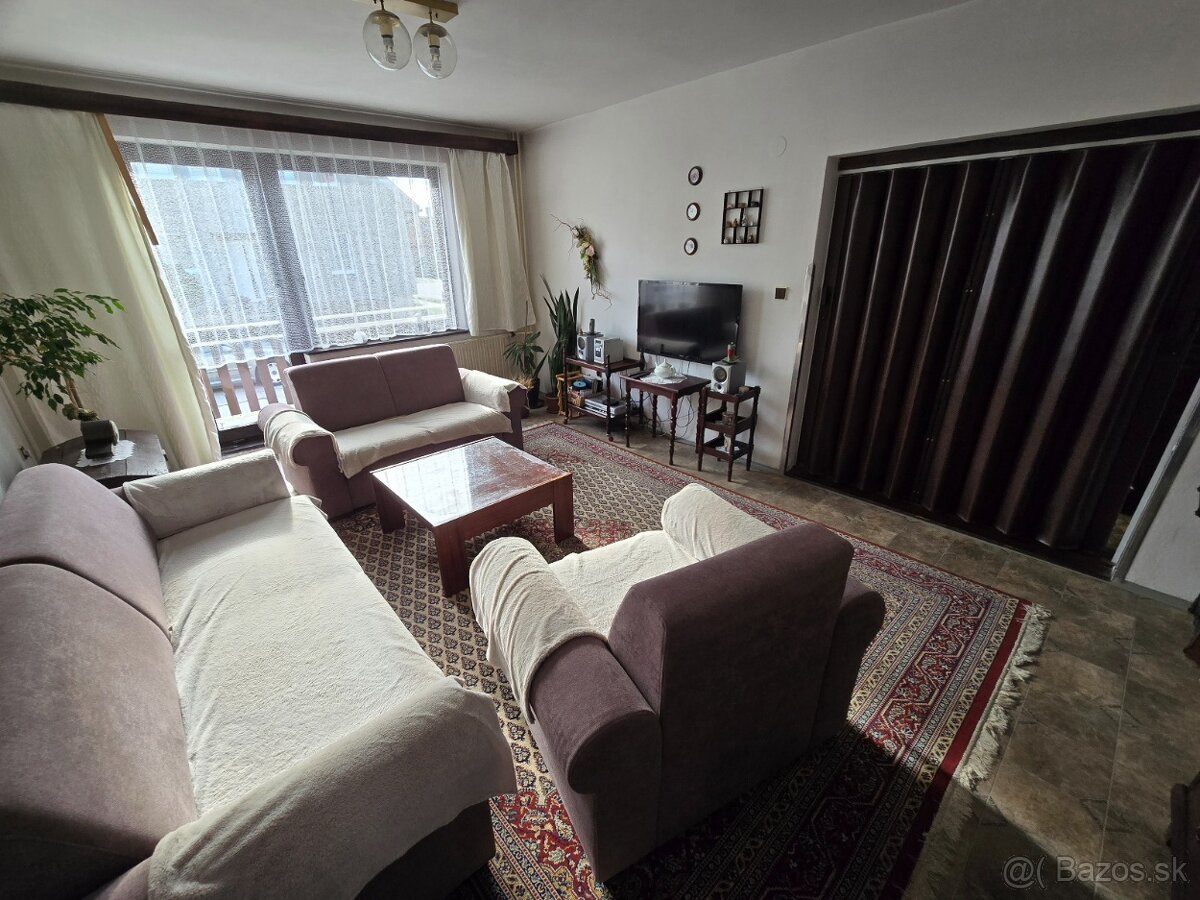 Rodinný dom zo záhradou - zĺava, v obci Kopčany - 7