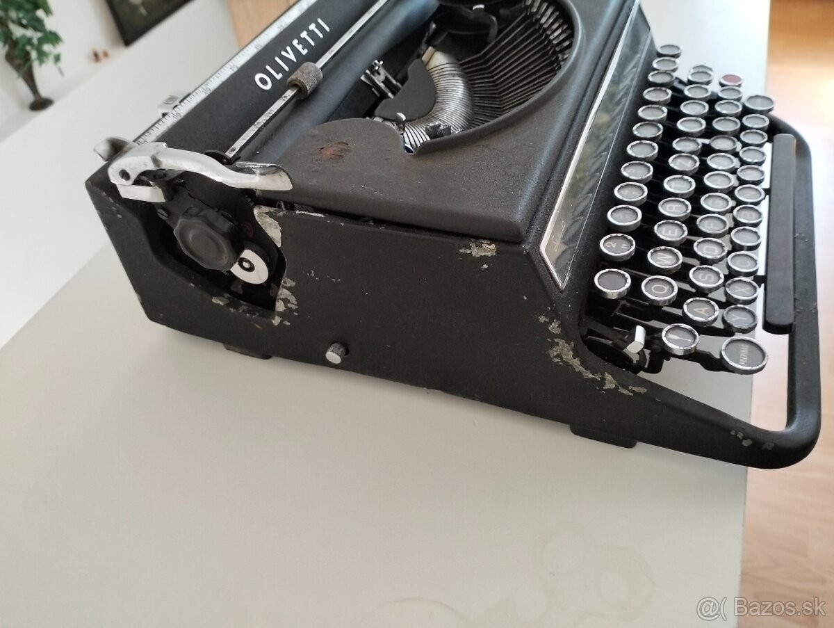 Pisaci stroj Olivetti studio 42 - 7