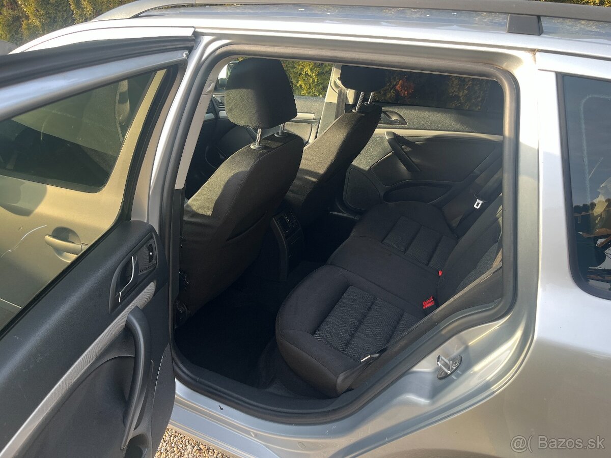 Škoda Octavia Combi 1.6 TDI CR DPF Elegance ICE+ - 7