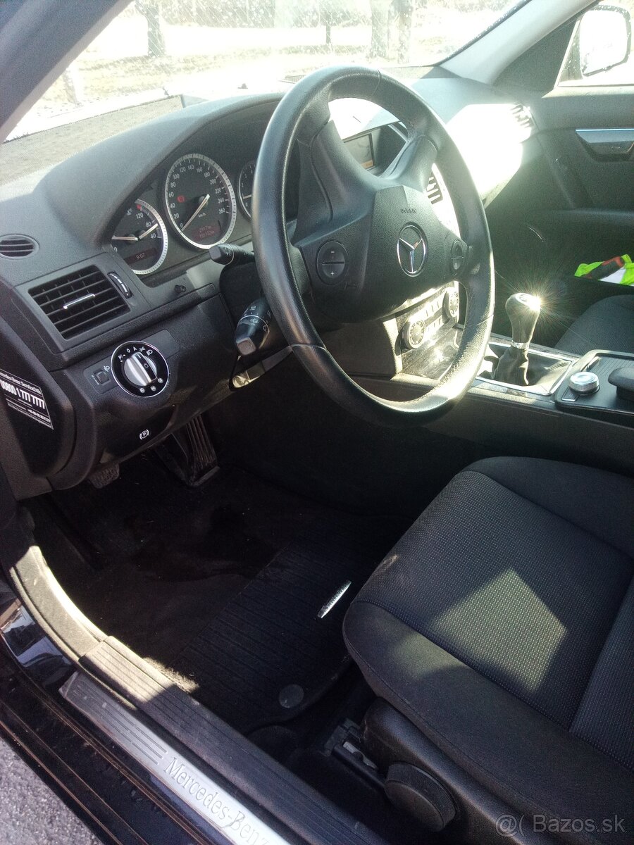 Predám Mercedes C 180 benzín w204 - 7