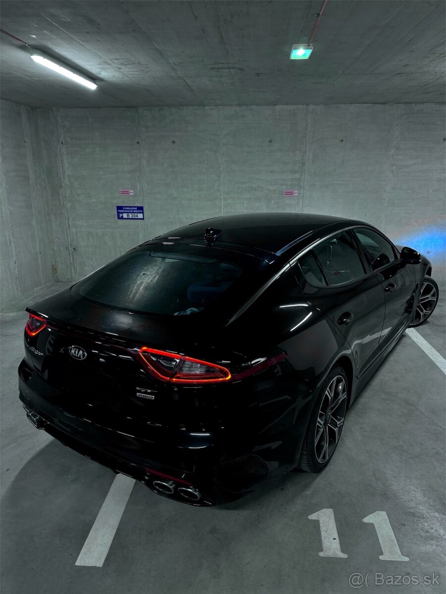 KIA STINGER 3.3 GT 4x4 - 7