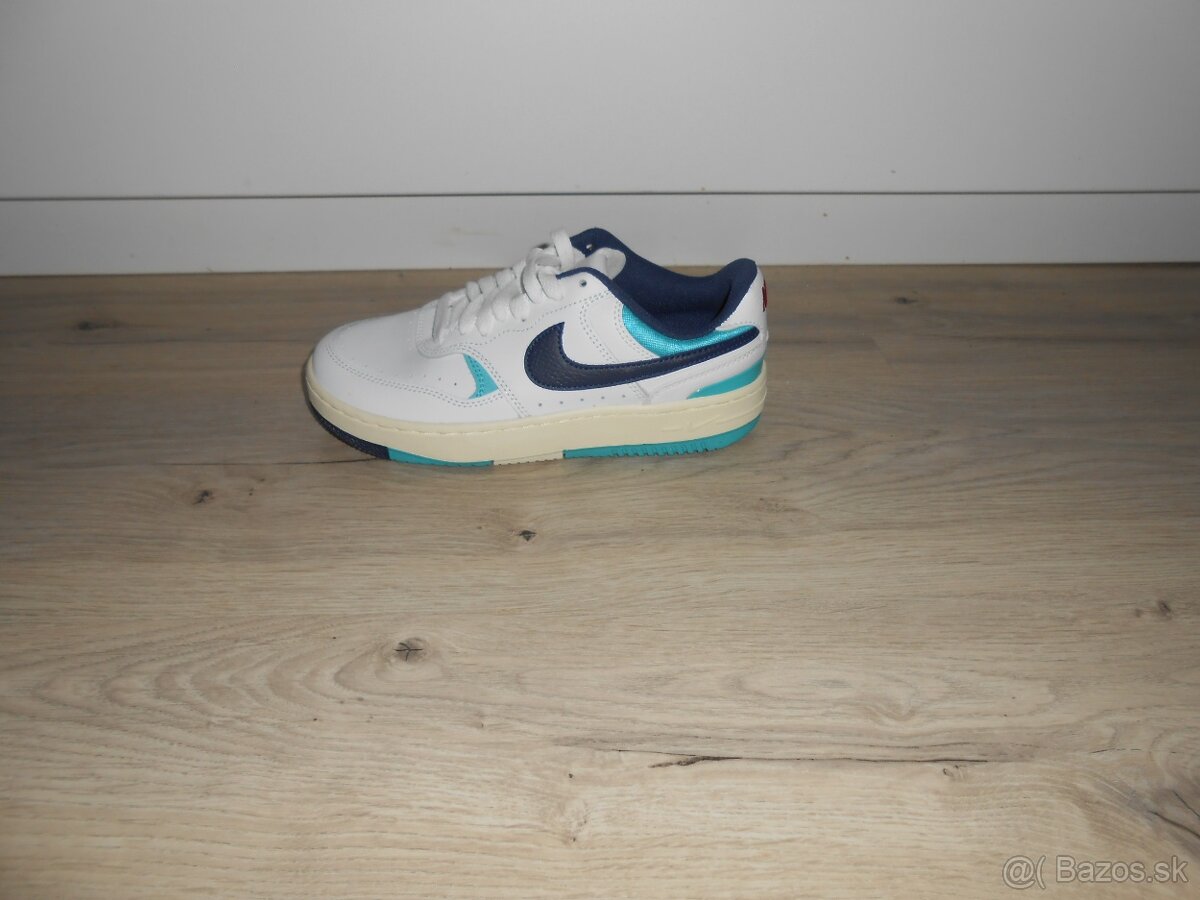 Predam nove damske original tenisky znacky NIKE GAMMA FORCE - 7