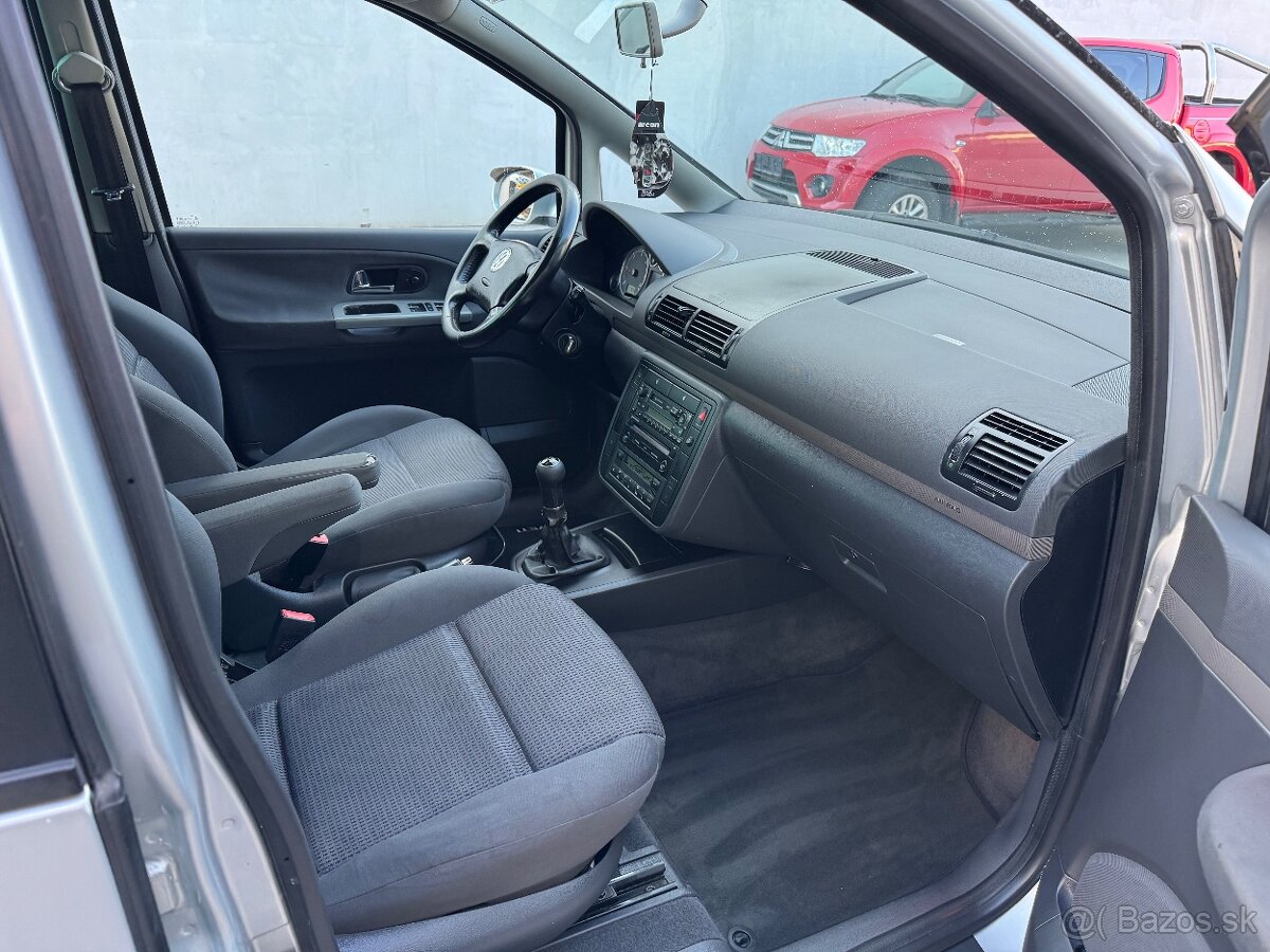 Volkswagen Sharan Facelift 1.9 TDi - 7