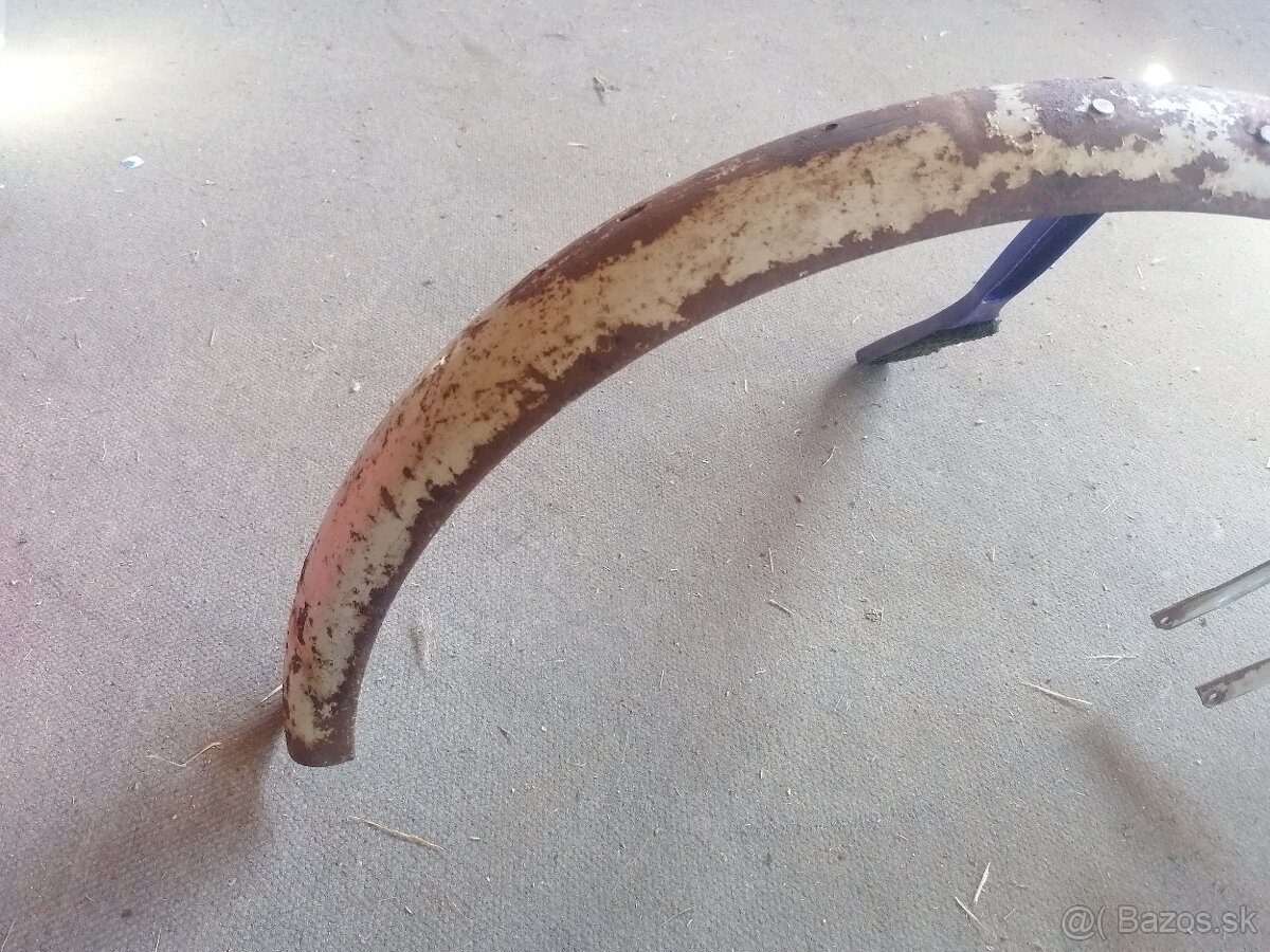 Zadný blatník na Stadion s11 - 7