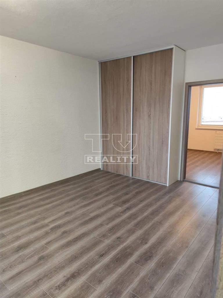 Krásne zrekonštruovaný 4-izbový byt s panoramatickým... - 7