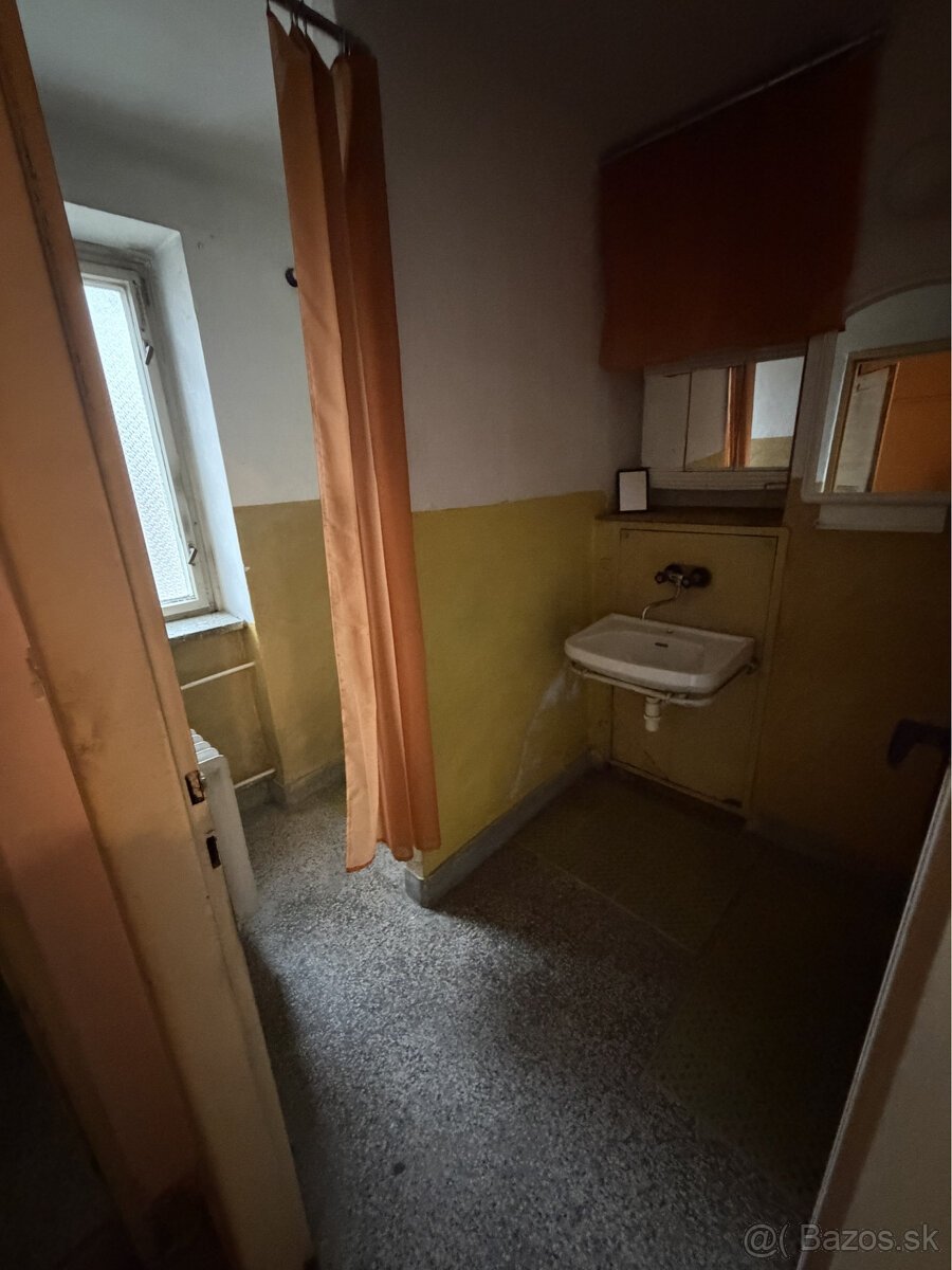 Na predaj 1-izbový byt v Snine. - 7