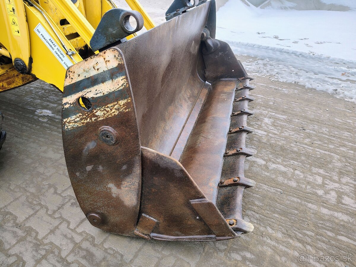 Rýpadlonakladač Komatsu WB93R - 7