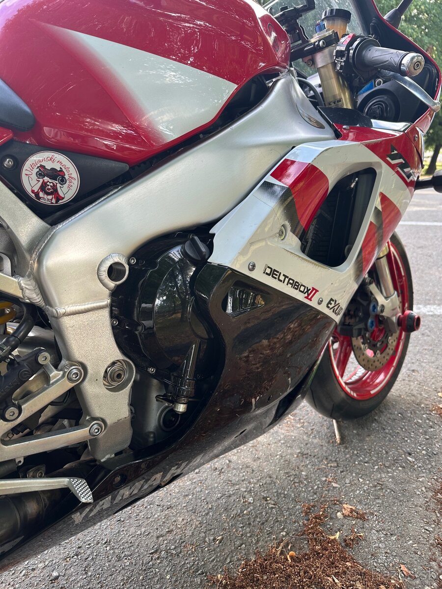 Yamaha r1 - 7
