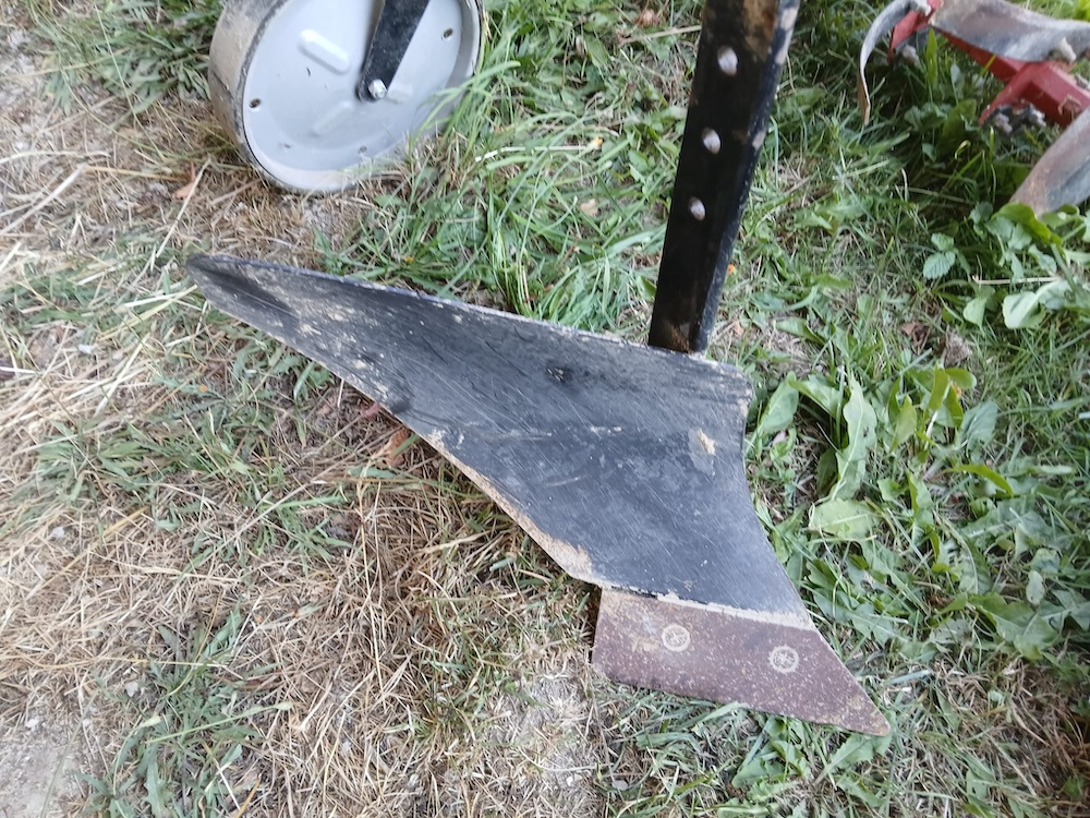 Takmer nový motorový kultivátor HECHT 796 + príslušenstvo - 7