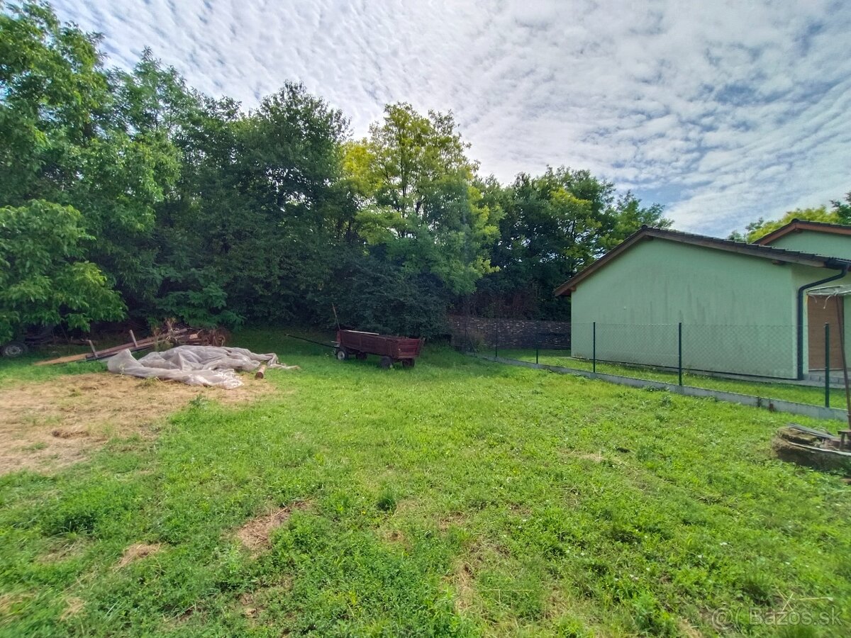 Predáme menší stavebný pozemok - 451 m2 - obec Báb - 7
