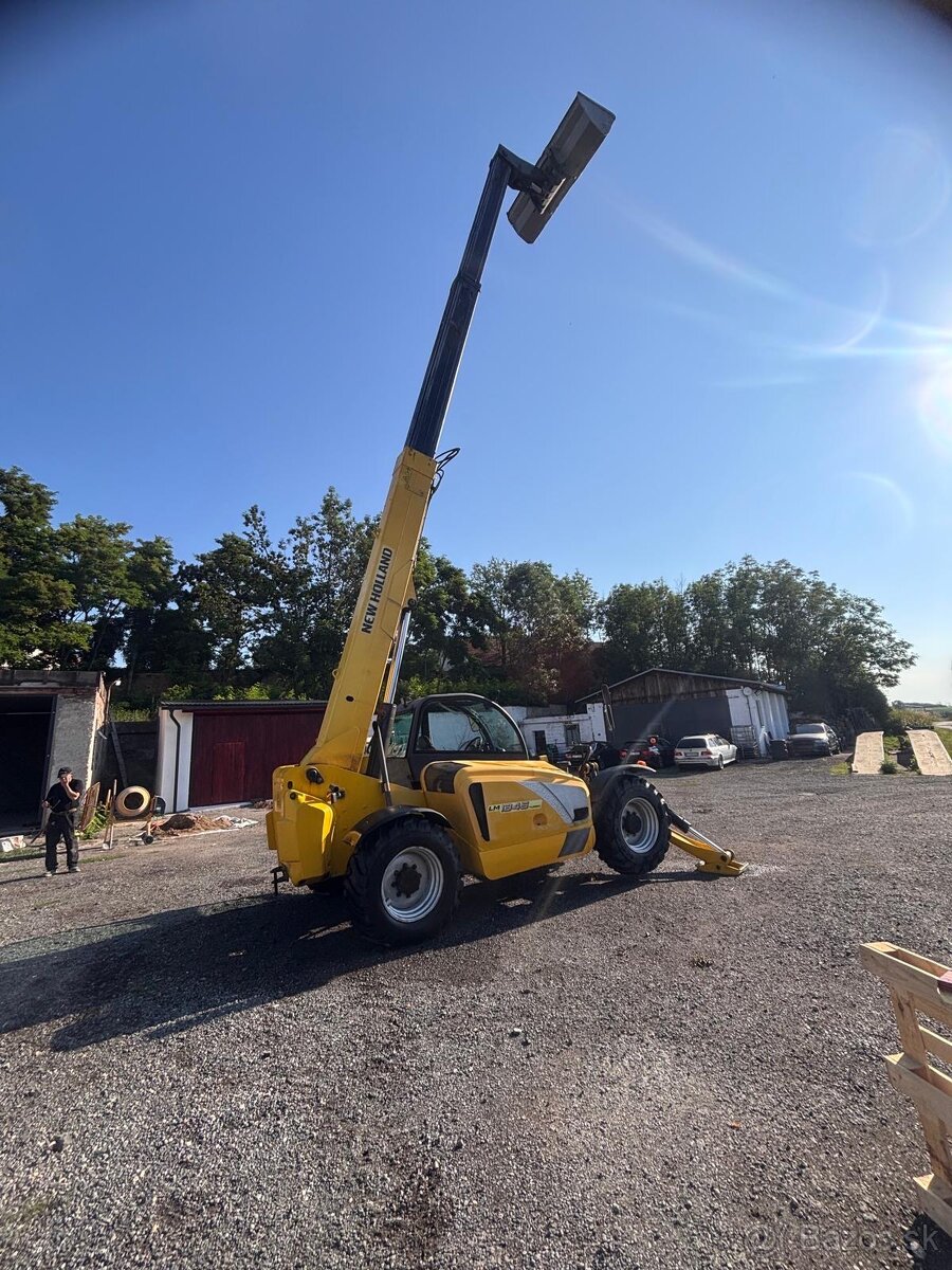 Prodám Teleskopický Nakladač New Holland - 7