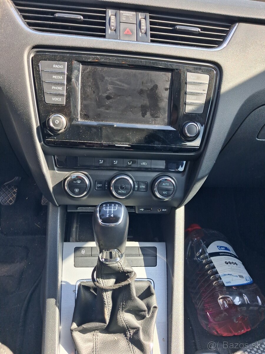 Škoda octavia 3 1,6 tdi klima , navigace - 7