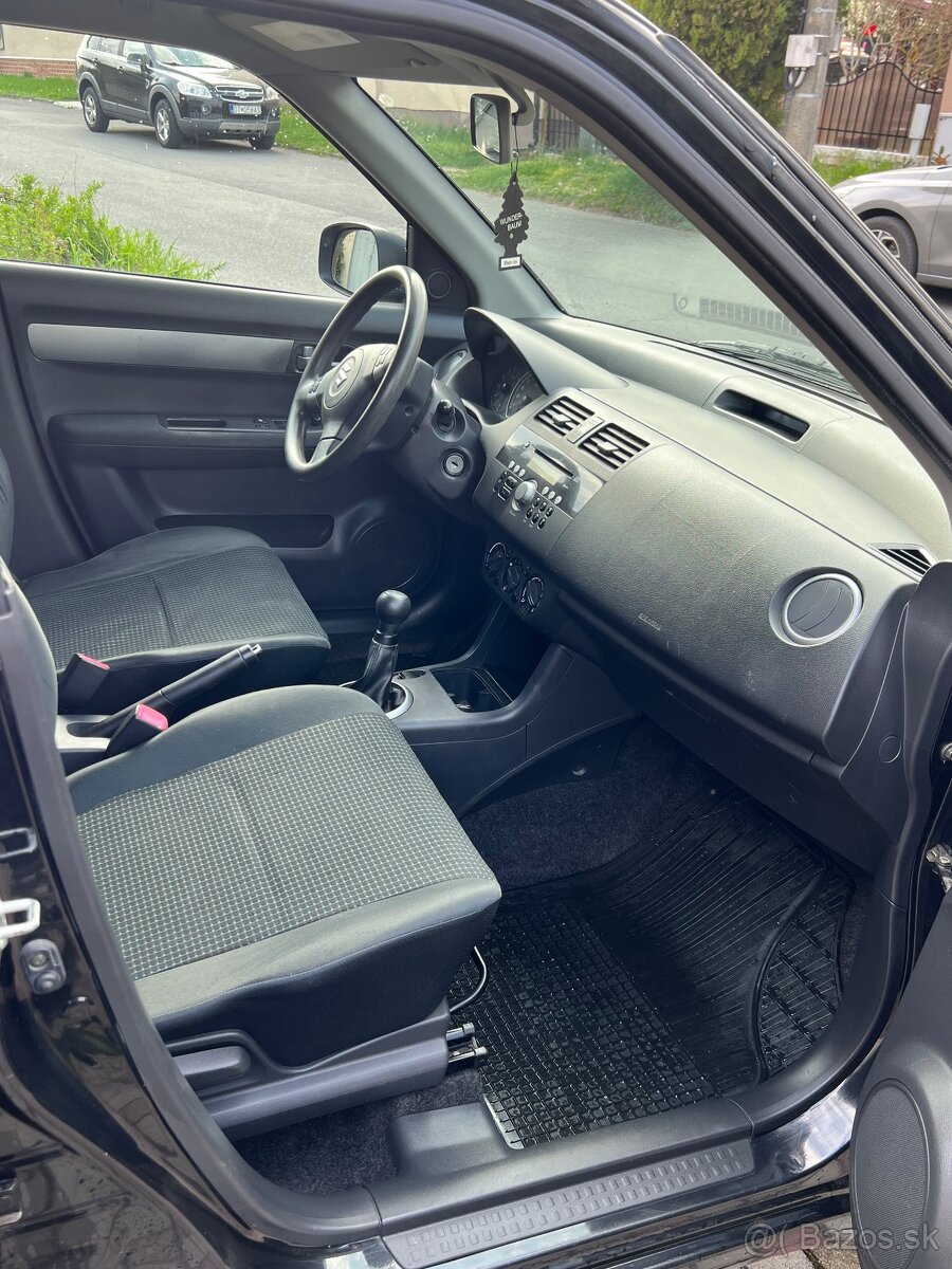 Suzuki Swift 1.3 benzín - 7