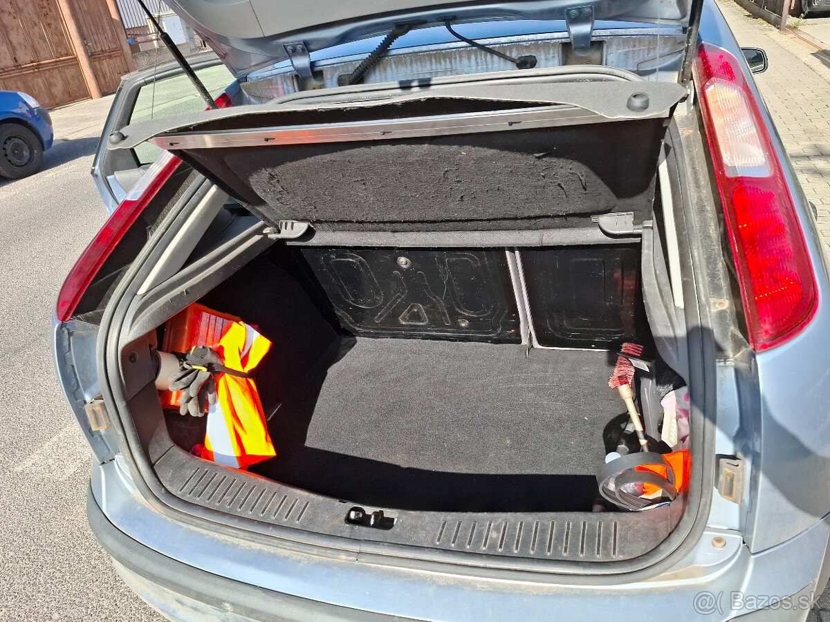 Ford Focus 1.8 TDCi, rok 2007 - 7