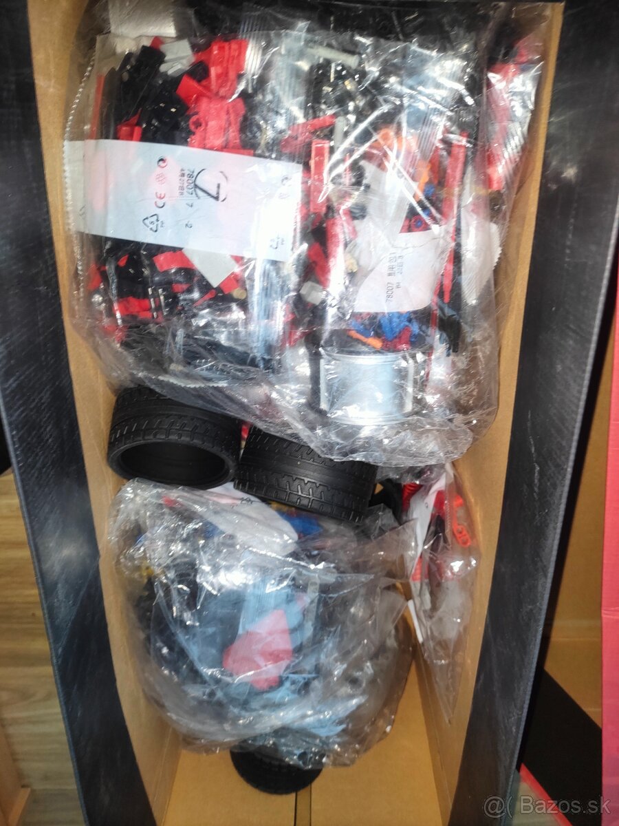 Dostupné Akcia Technik block skladačka auto Ferrarii 1:8 - 7