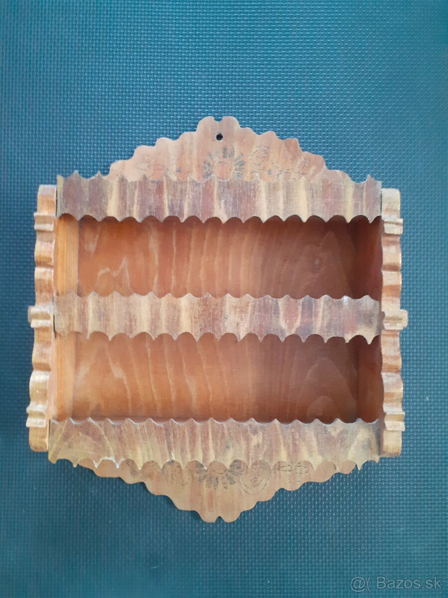 Ľudové drevené police - Podpoľanie - 7