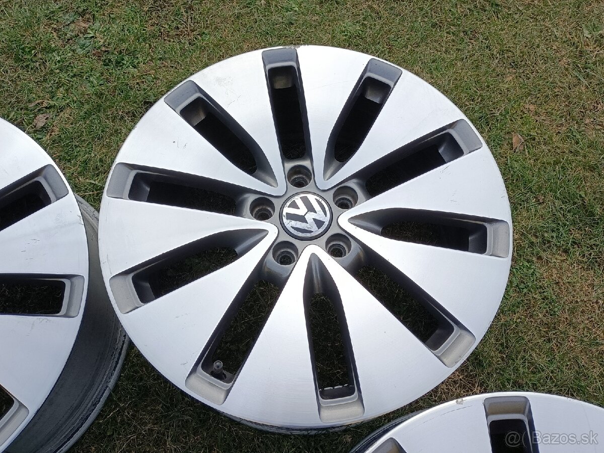 Original VW R18 Bilbao - 7