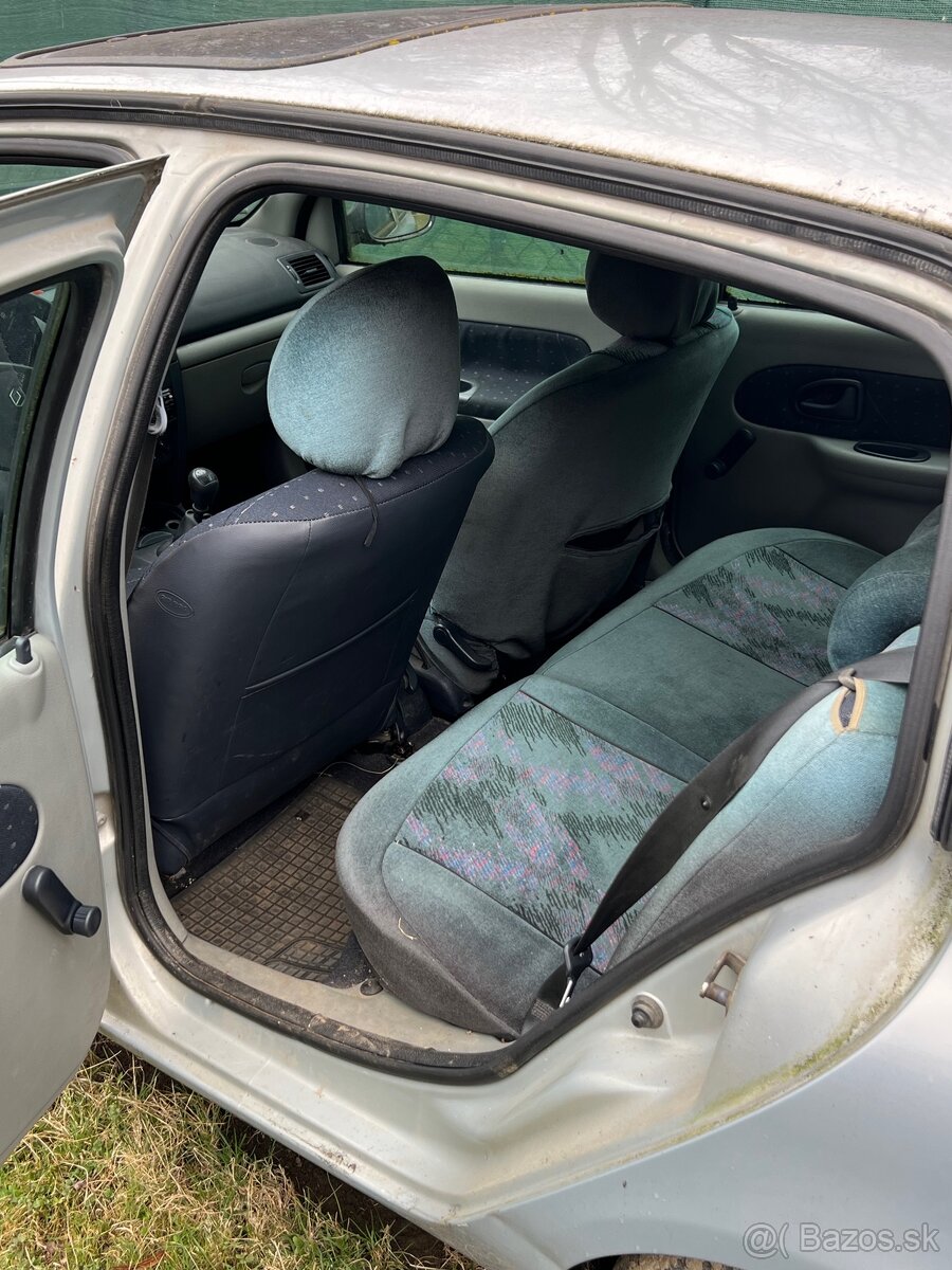 Renault Clio 1.5dCi - 7