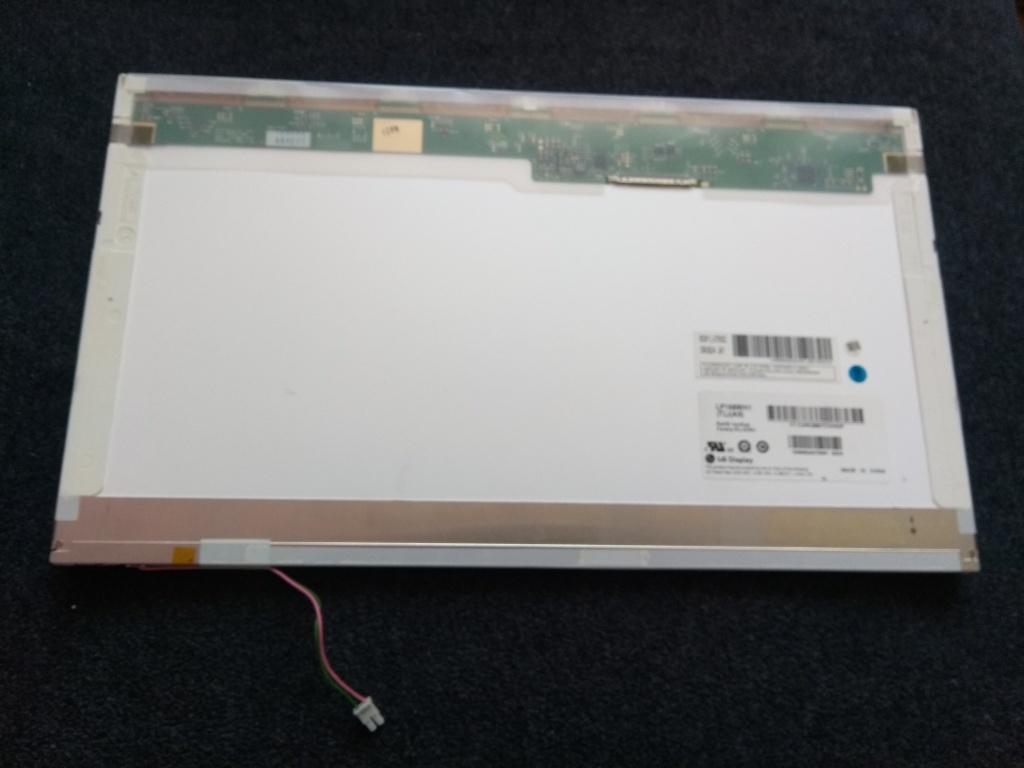 predám 15,6" displej , CCFL 30 pin , LP156WH1 - 7